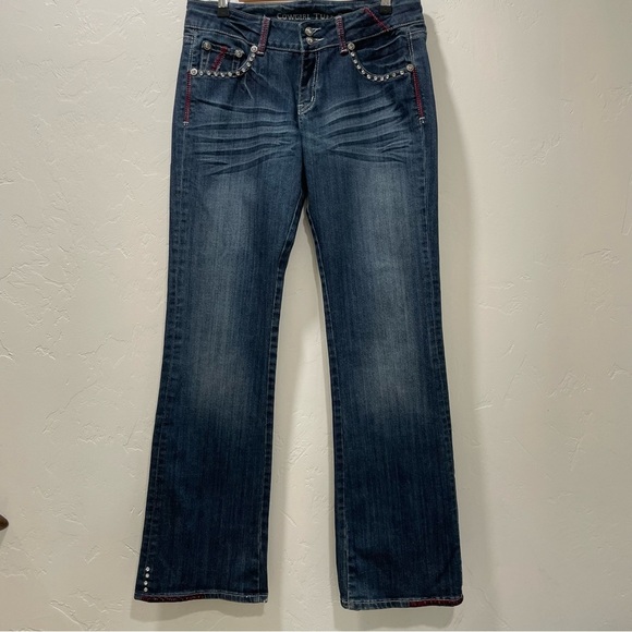 Cowgirl Tuff Co Jeans. Bootcut Women’s Size 28 Length 33 Studded Red Details - Picture 1 of 16